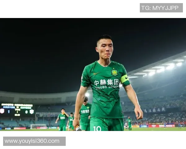 背影中的英雄:聚焦足球球星们背后不为人知的故事与坚韧精神